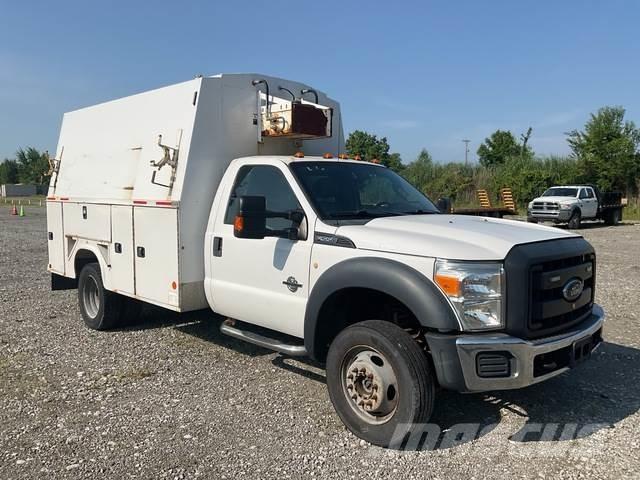 Ford F-550 皮卡.傳統半斗卡車/側卸板
