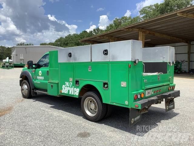 Ford F-550 都市/通用型車輛