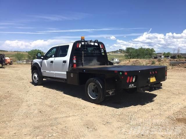 Ford F-550 平板式/側卸式卡車