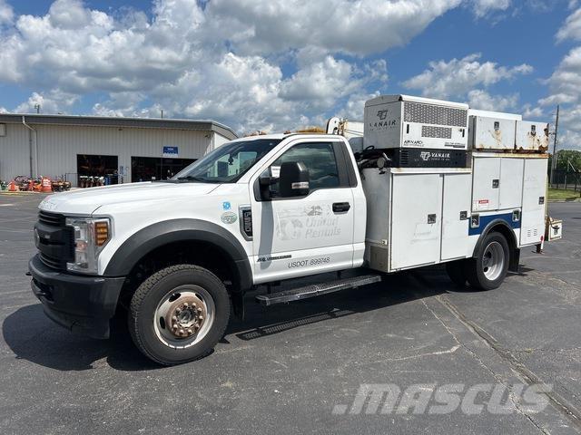 Ford F-550 都市/通用型車輛