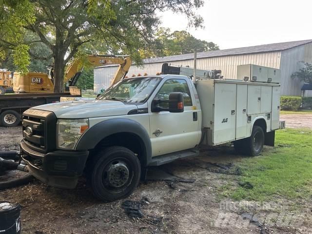 Ford F-550 都市/通用型車輛