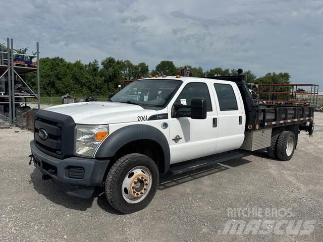 Ford F-550 都市/通用型車輛