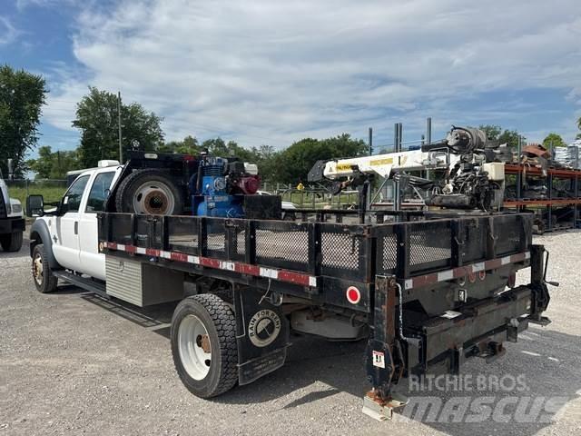 Ford F-550 都市/通用型車輛
