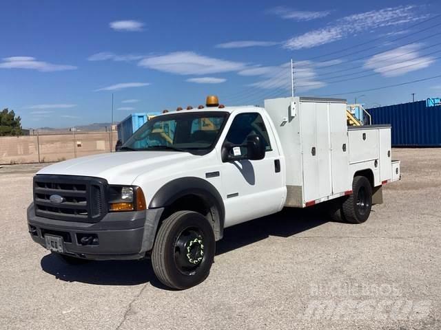 Ford F-550 皮卡.傳統半斗卡車/側卸板