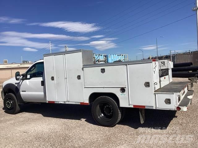 Ford F-550 皮卡.傳統半斗卡車/側卸板