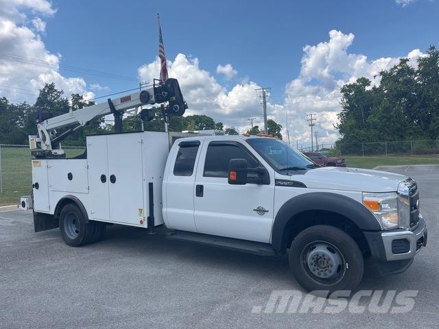 Ford F-550 都市/通用型車輛