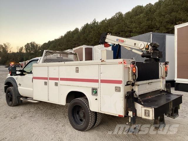 Ford F-550 都市/通用型車輛