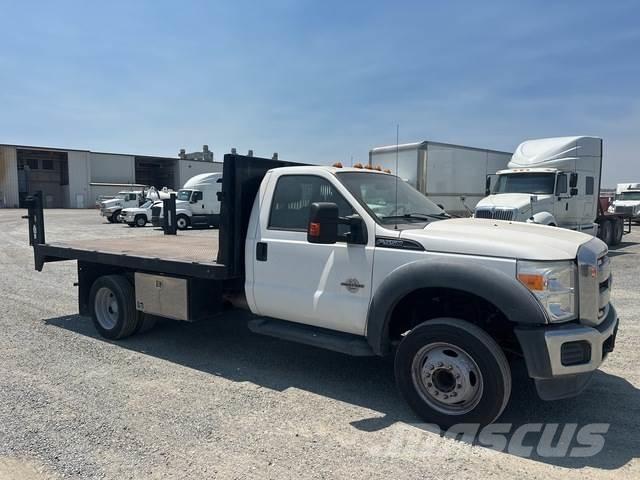 Ford F-550 平板式/側卸式卡車
