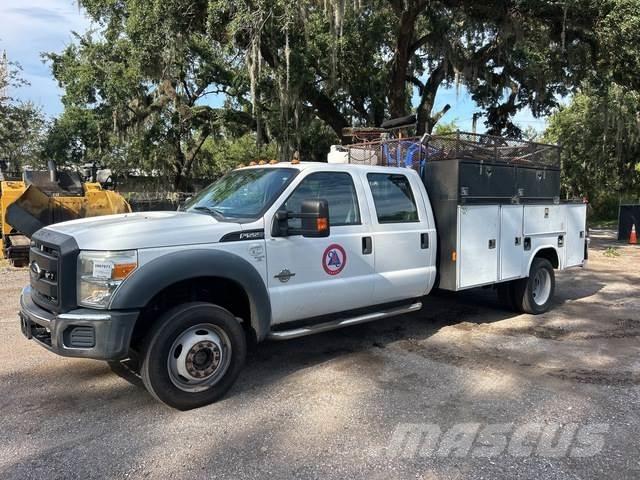 Ford F-550 皮卡.傳統半斗卡車/側卸板