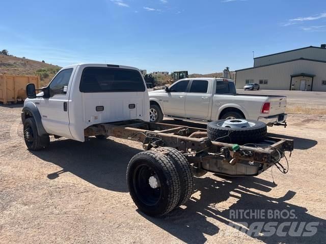 Ford F-550 駕駛室與內部