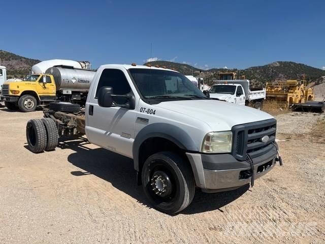 Ford F-550 駕駛室與內部