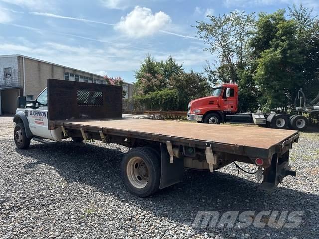 Ford F-550 平板式/側卸式卡車