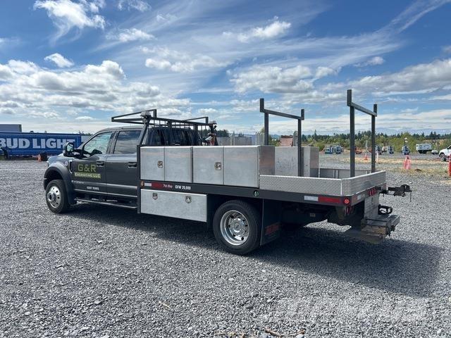 Ford F-550 平板式/側卸式卡車