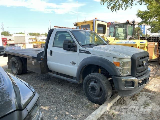 Ford F-550 平板式/側卸式卡車