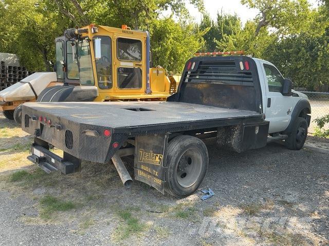 Ford F-550 平板式/側卸式卡車