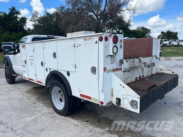 Ford F-550 都市/通用型車輛