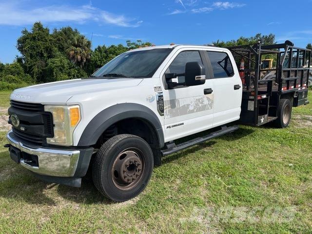 Ford F-550 皮卡.傳統半斗卡車/側卸板