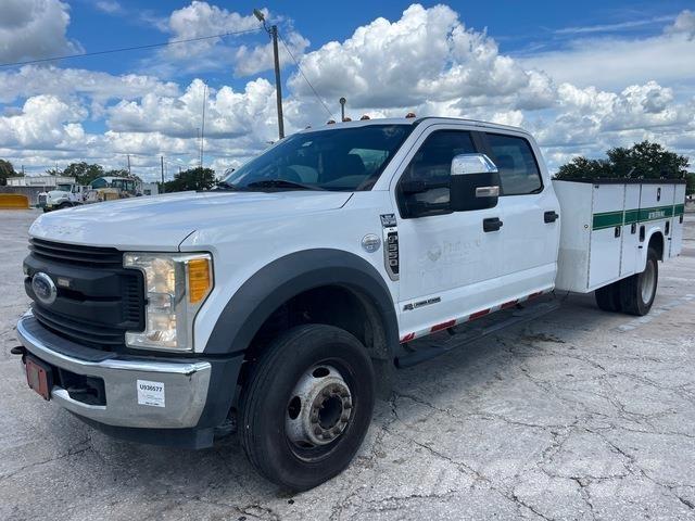 Ford F-550 皮卡.傳統半斗卡車/側卸板
