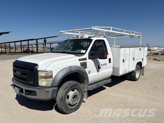 Ford F-550 皮卡.傳統半斗卡車/側卸板