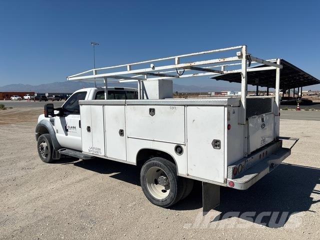 Ford F-550 皮卡.傳統半斗卡車/側卸板