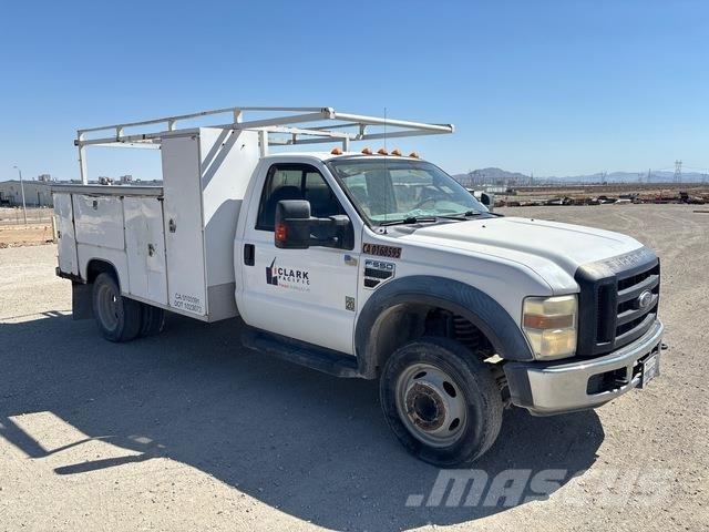 Ford F-550 皮卡.傳統半斗卡車/側卸板