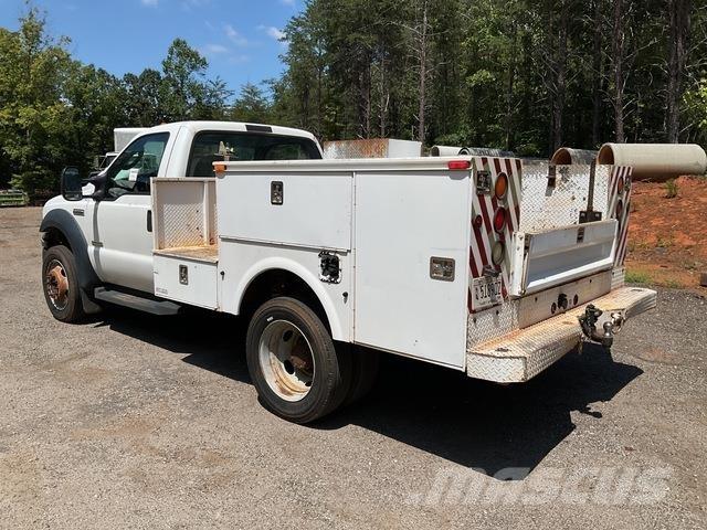 Ford F-550 皮卡.傳統半斗卡車/側卸板