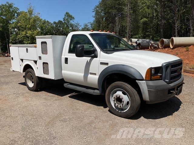 Ford F-550 皮卡.傳統半斗卡車/側卸板