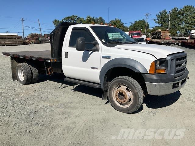 Ford F-550 平板式/側卸式卡車