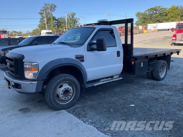 Ford F-550 平板式/側卸式卡車