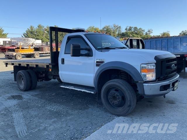 Ford F-550 平板式/側卸式卡車