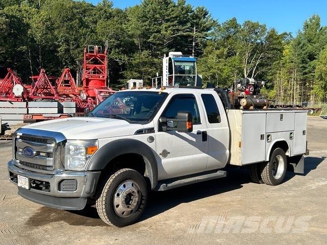 Ford F-550 皮卡.傳統半斗卡車/側卸板