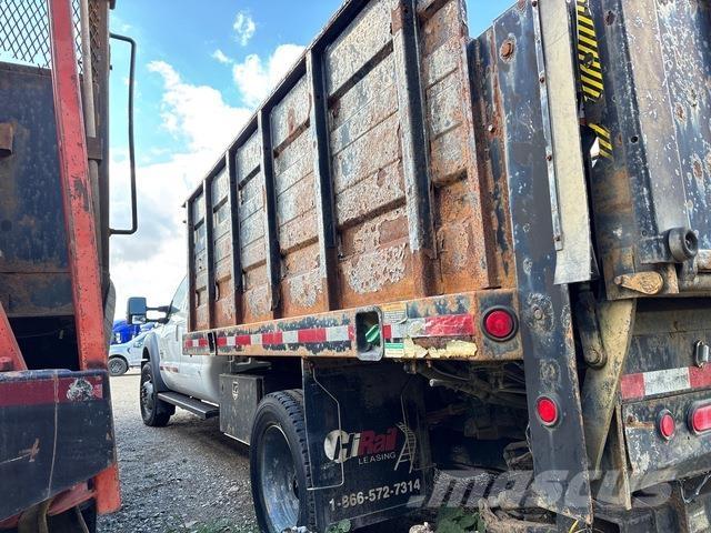 Ford F-550 平板式/側卸式卡車