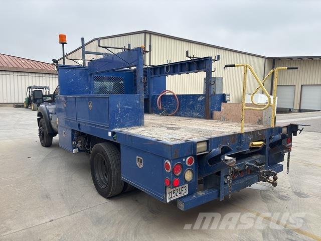 Ford F-550 皮卡.傳統半斗卡車/側卸板