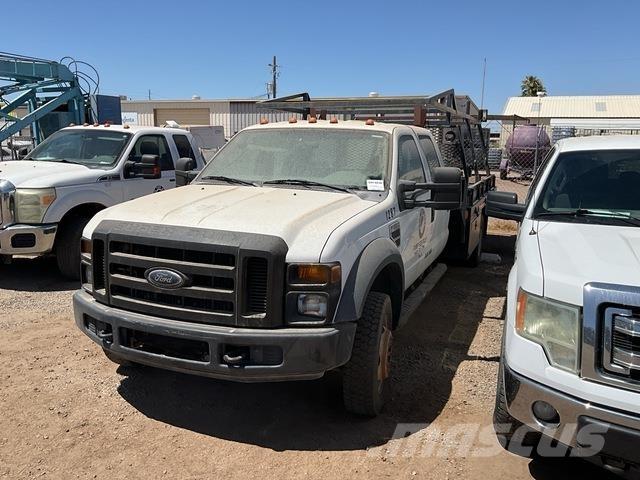 Ford F-550 平板式/側卸式卡車