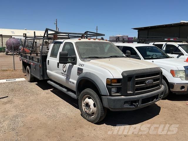 Ford F-550 平板式/側卸式卡車