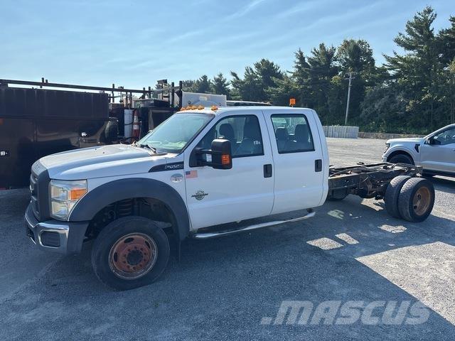 Ford F-550 駕駛室與內部