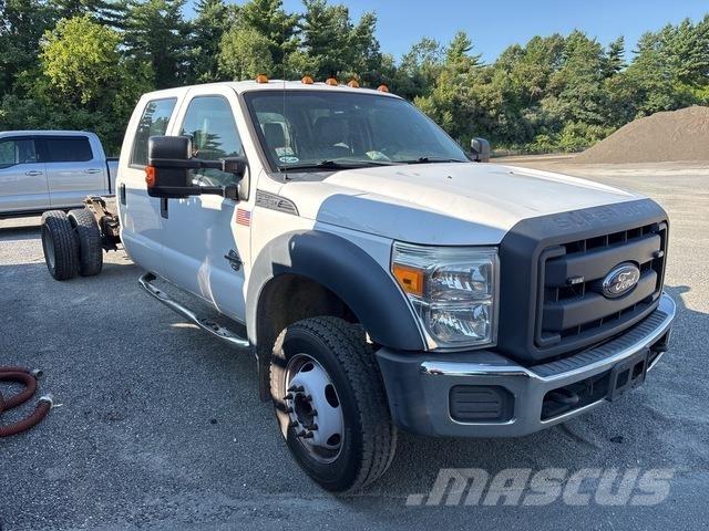 Ford F-550 駕駛室與內部
