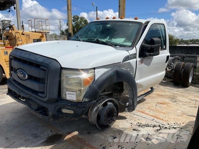 Ford F-550 駕駛室與內部
