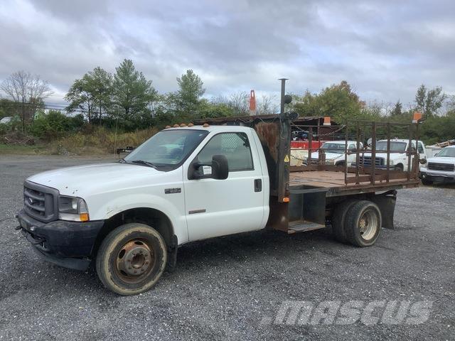 Ford F-550 平板式/側卸式卡車