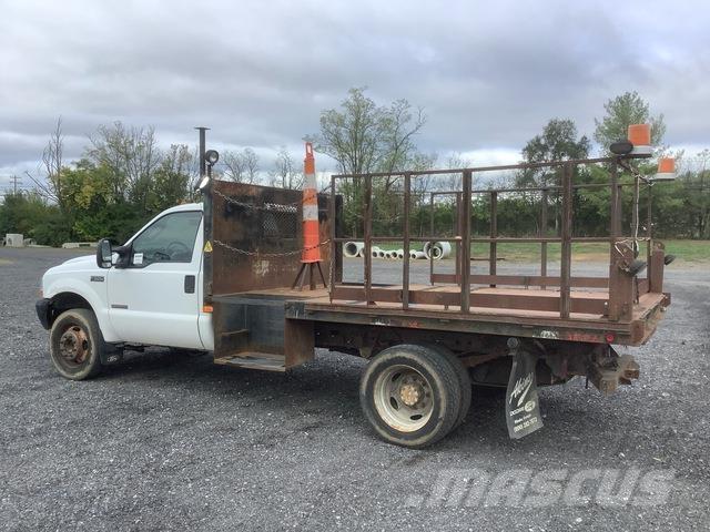 Ford F-550 平板式/側卸式卡車