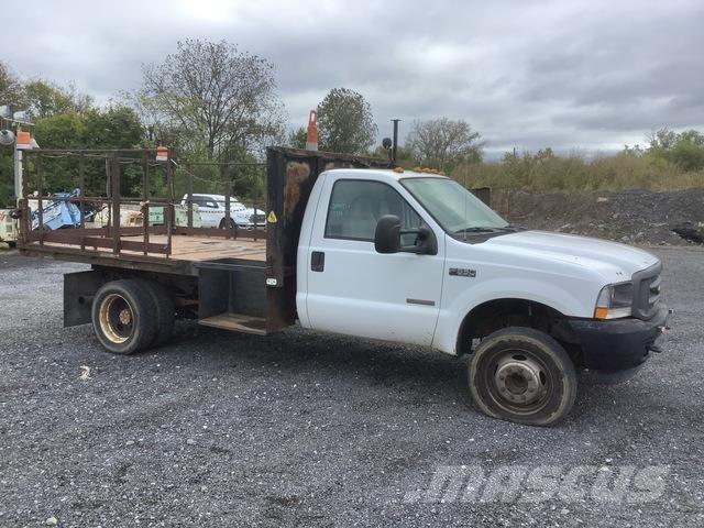 Ford F-550 平板式/側卸式卡車