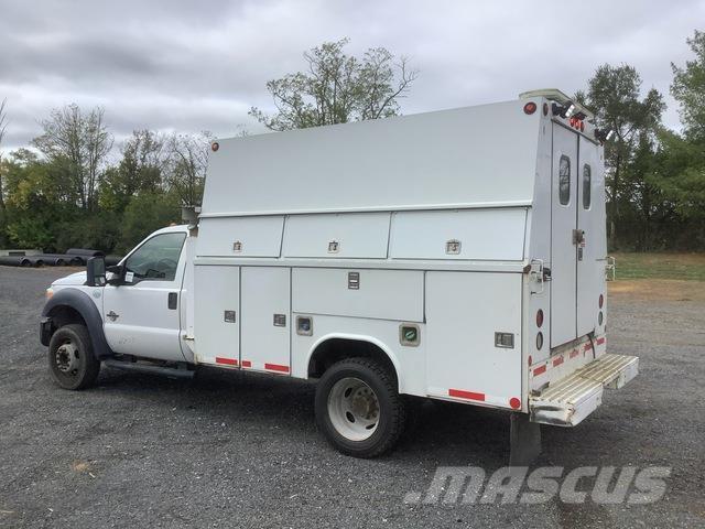 Ford F-550 皮卡.傳統半斗卡車/側卸板