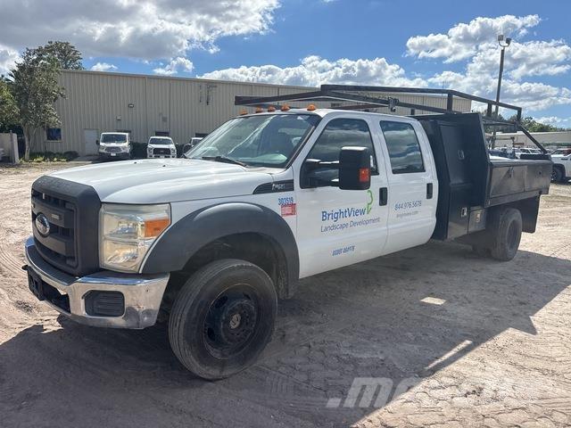 Ford F-550 平板式/側卸式卡車