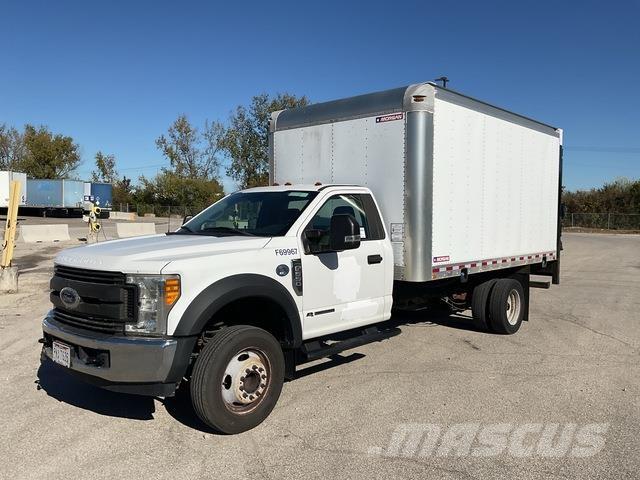 Ford F-550 貨箱式卡車