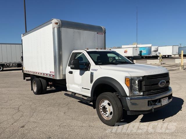 Ford F-550 貨箱式卡車