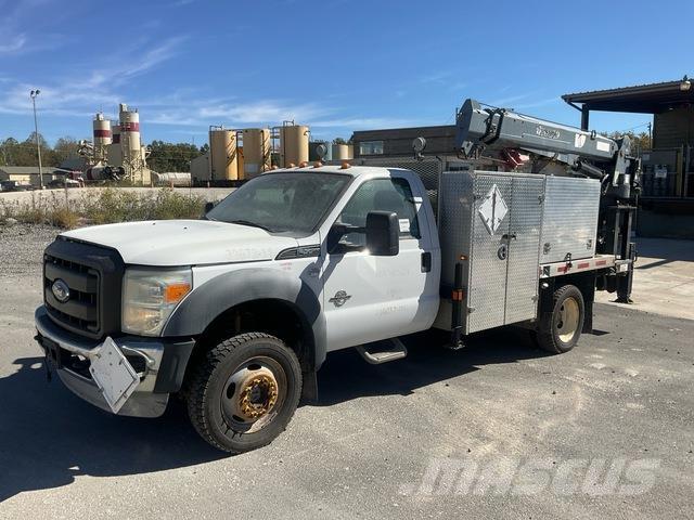 Ford F-550 起重機卡車