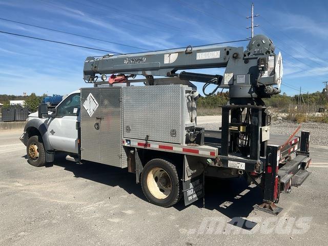 Ford F-550 起重機卡車