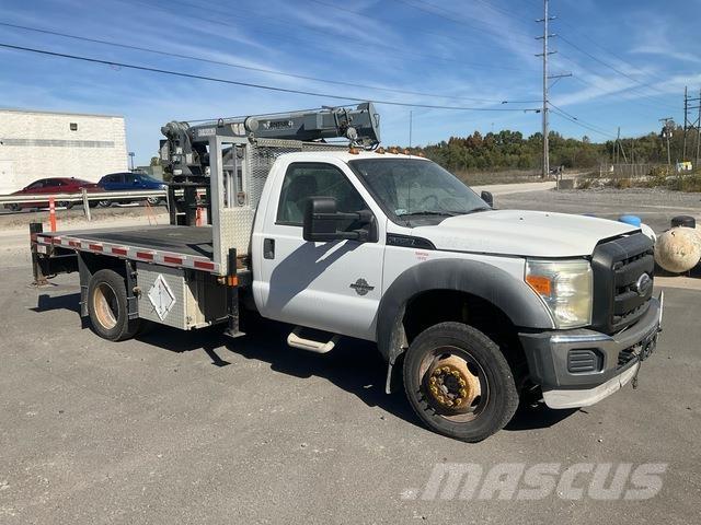 Ford F-550 起重機卡車