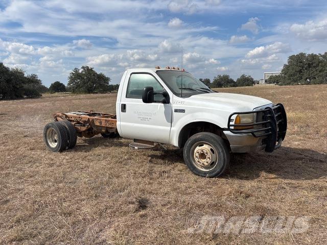 Ford F-550 駕駛室與內部