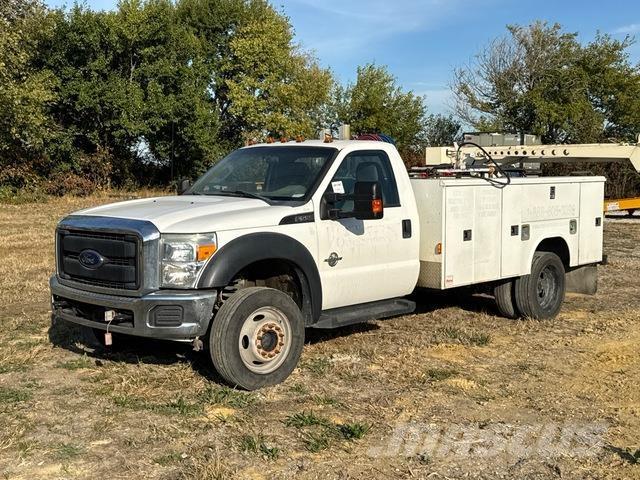 Ford F-550 都市/通用型車輛